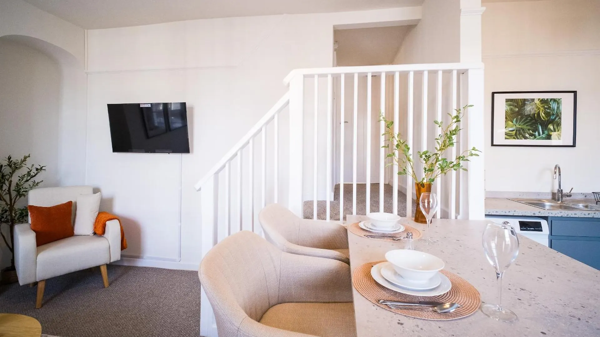 Gloucester Apartments X 3 Free Parking & Short Walk To The University & Hospital