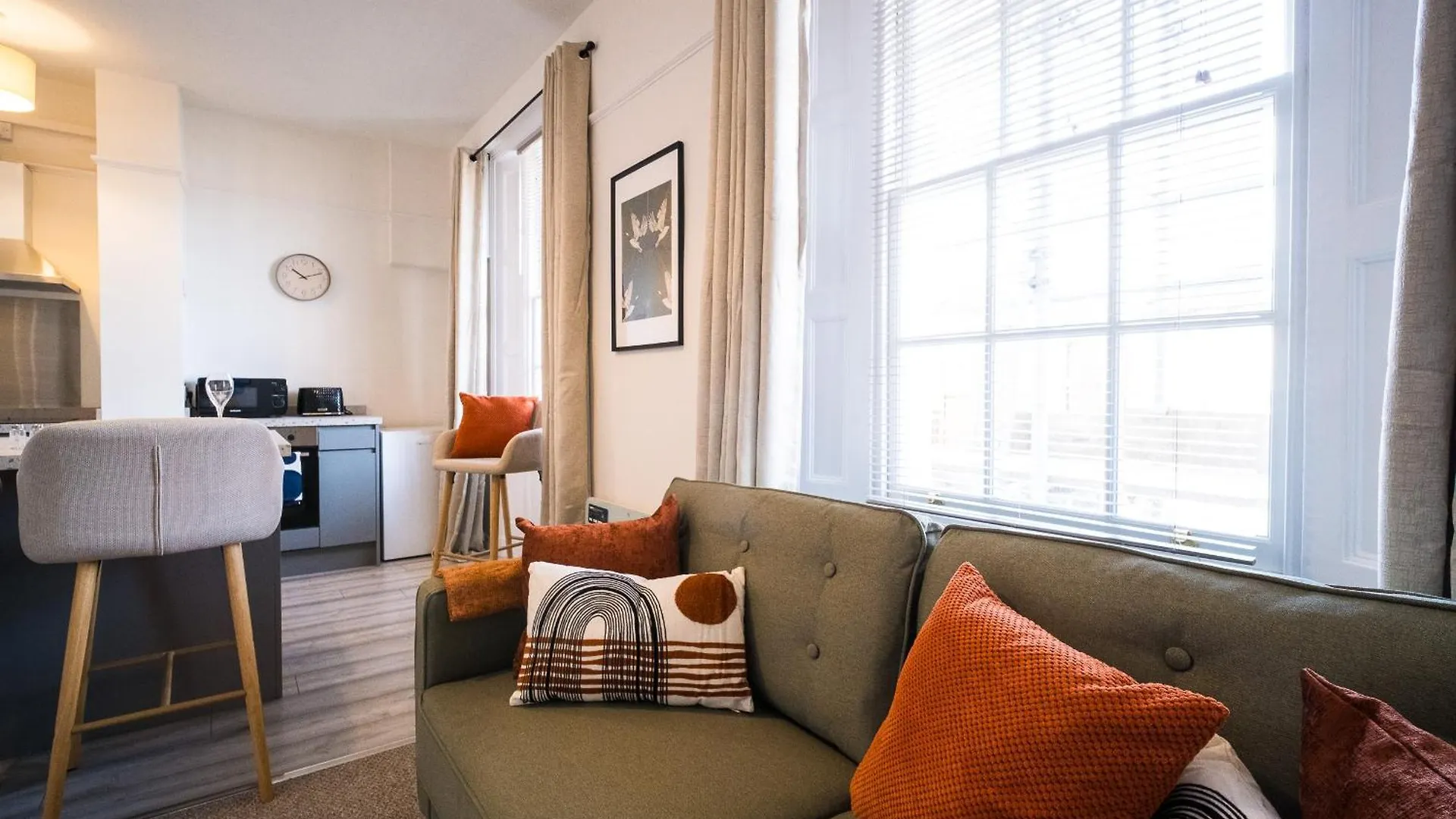 Gloucester Apartments X 3 Free Parking & Short Walk To The University & Hospital