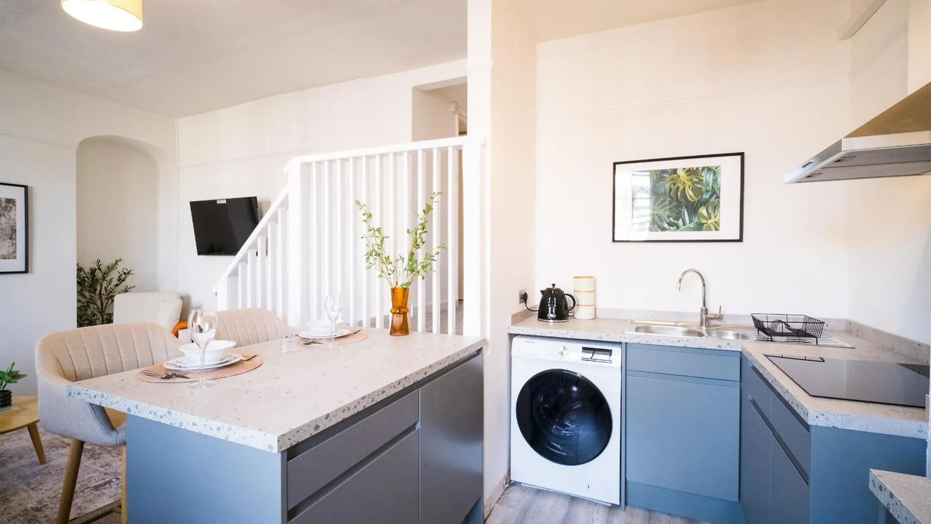 Gloucester Apartments X 3 Free Parking & Short Walk To The University & Hospital 0*,  United Kingdom