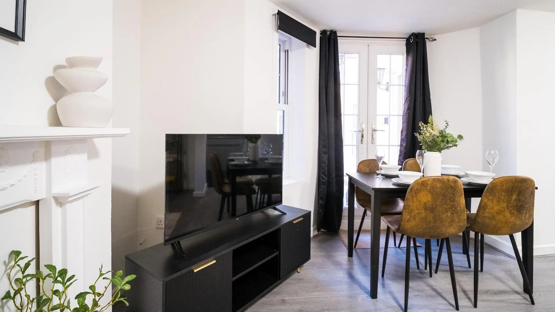 Gloucester Apartments X 3 Free Parking & Short Walk To The University & Hospital