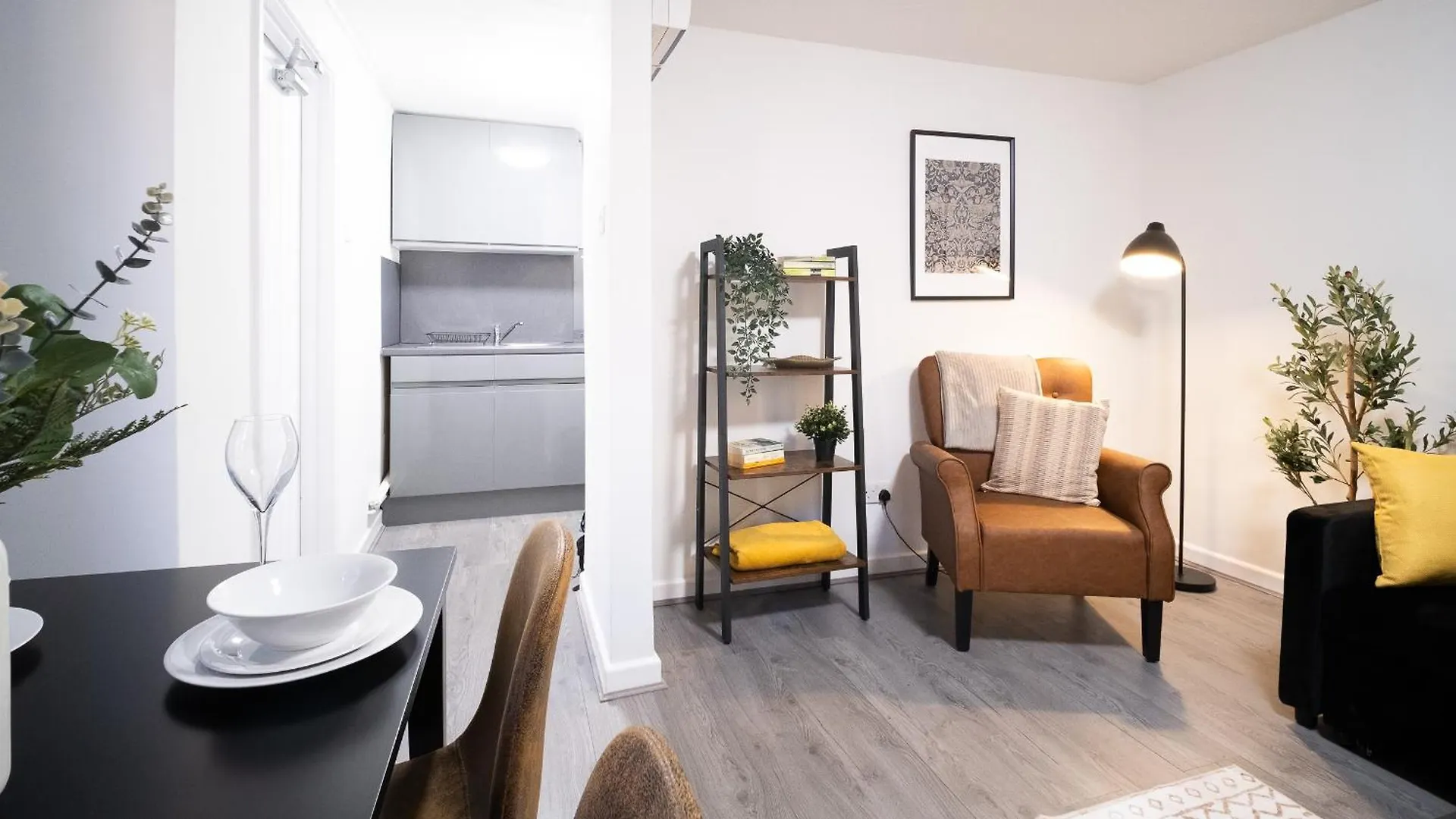 Gloucester Apartments X 3 Free Parking & Short Walk To The University & Hospital United Kingdom