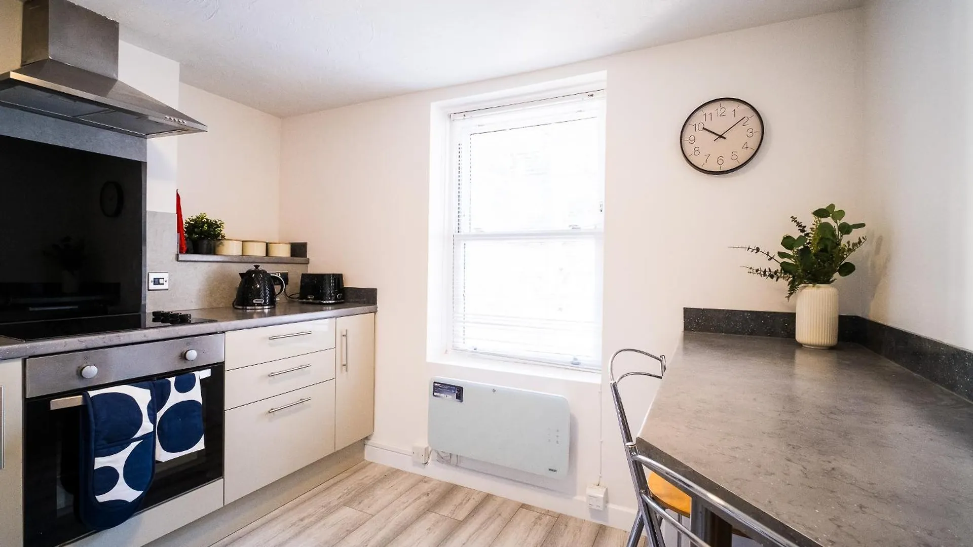 Gloucester Apartments X 3 Free Parking & Short Walk To The University & Hospital United Kingdom