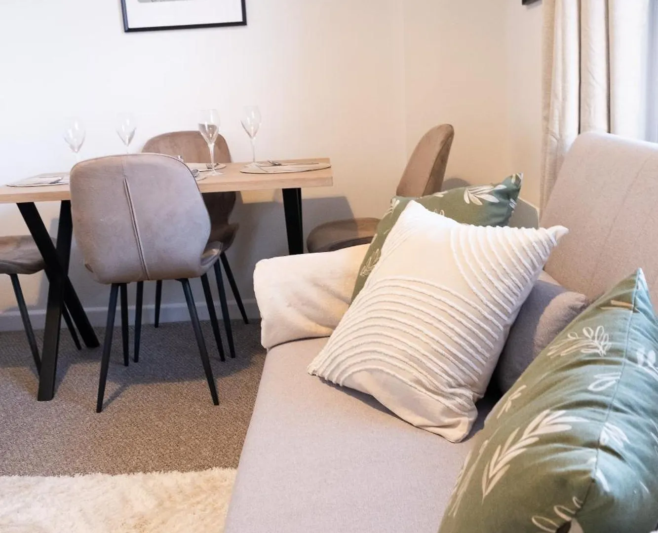 Gloucester Apartments X 3 Free Parking & Short Walk To The University & Hospital United Kingdom