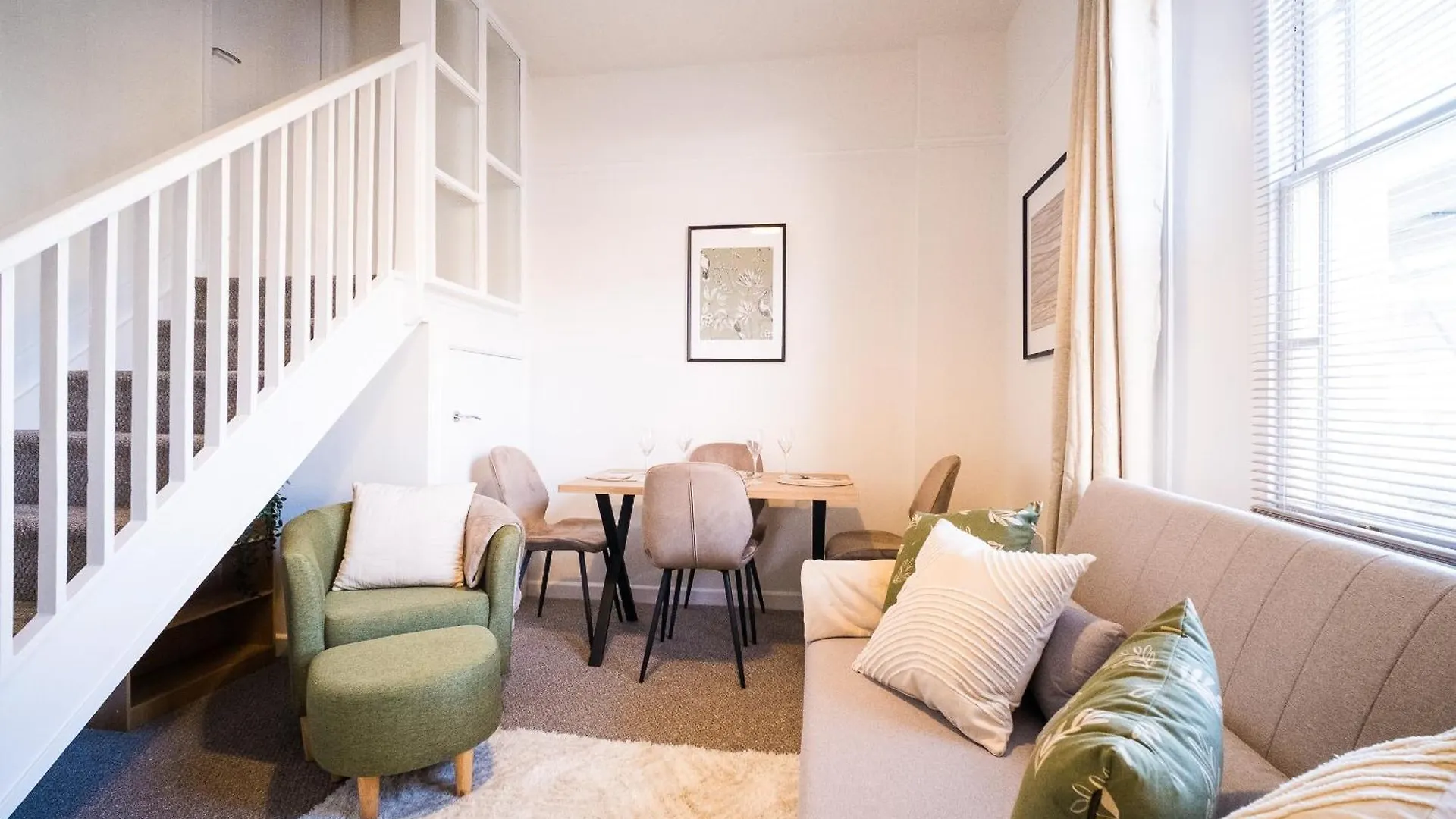 Gloucester Apartments X 3 Free Parking & Short Walk To The University & Hospital