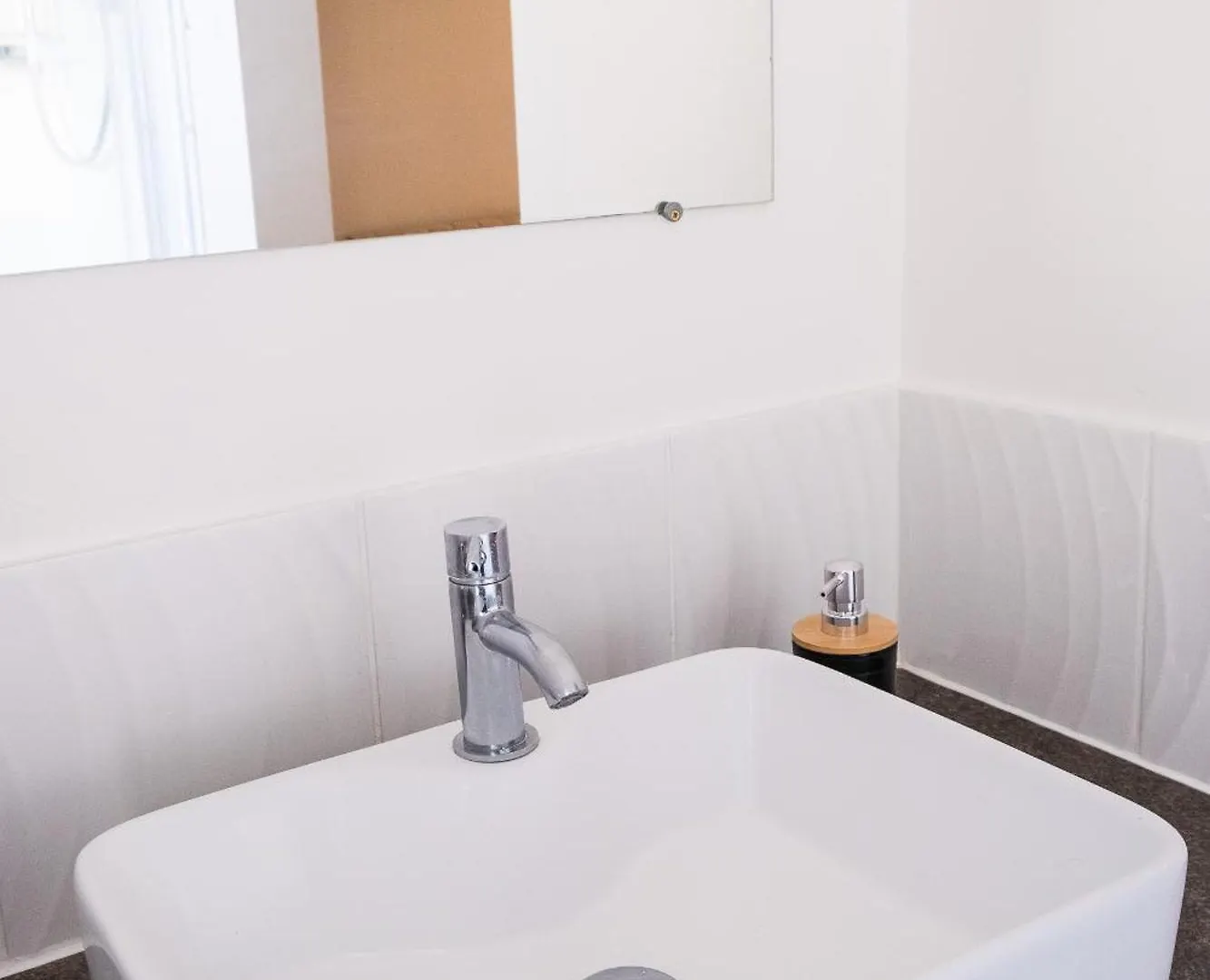 Gloucester Apartments X 3 Free Parking & Short Walk To The University & Hospital 0*,